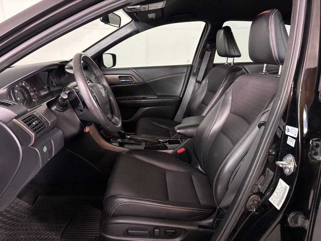 Used 2016 Honda Accord Sport image 13