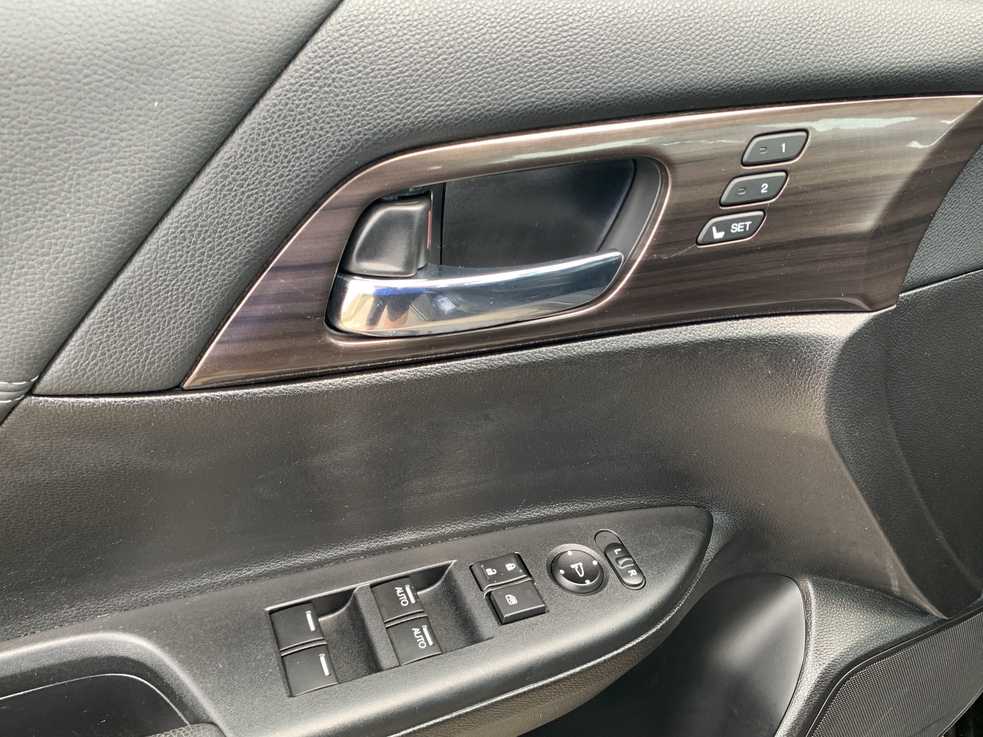 Used 2017 Honda Accord EX-L image 15
