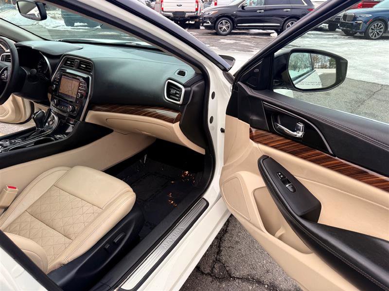 Used 2016 Nissan Maxima Platinum image 12