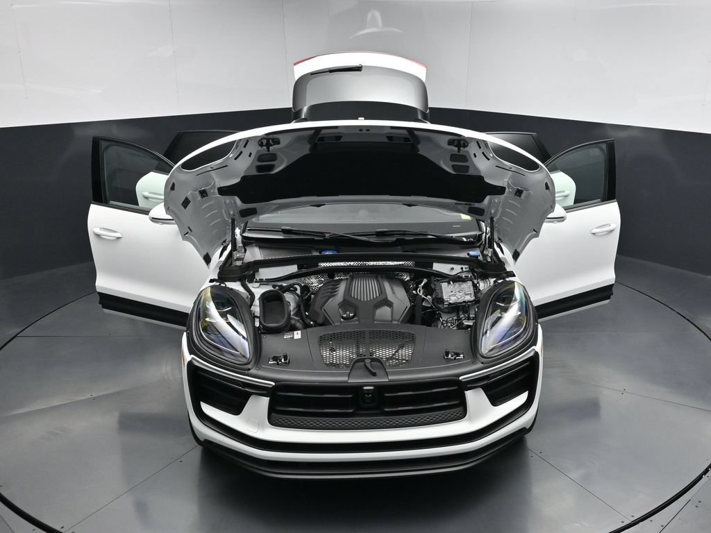 New 2026 Porsche Macan AWD/4WD image 30