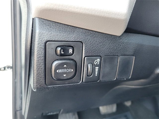 Used 2015 Toyota Corolla LE image 22