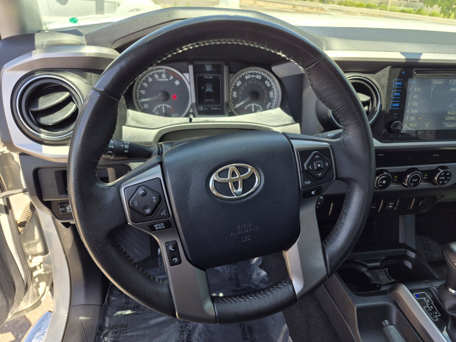 Used 2017 Toyota Tacoma SR5 w/ Tow Package RWD image 9