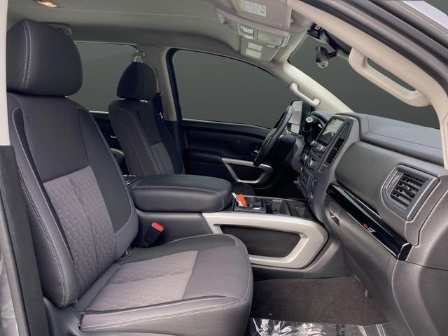Used 2024 Nissan Titan SV w/ SV Convenience Package image 27