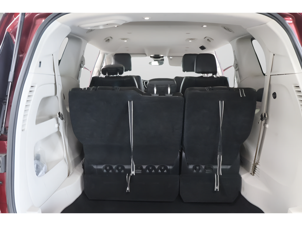 Used 2023 Chrysler Pacifica Touring-L FWD image 27