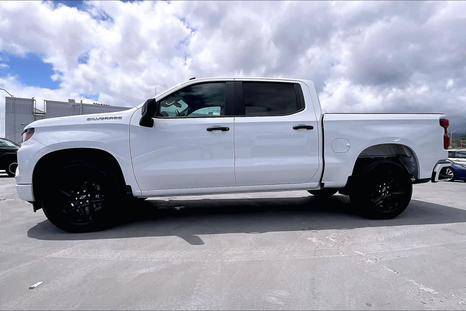 Used 2022 Chevrolet Silverado 1500 Custom RWD image 3