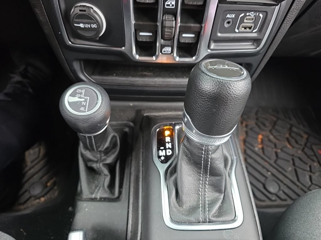 Used 2024 Jeep Gladiator Sport AWD/4WD image 17