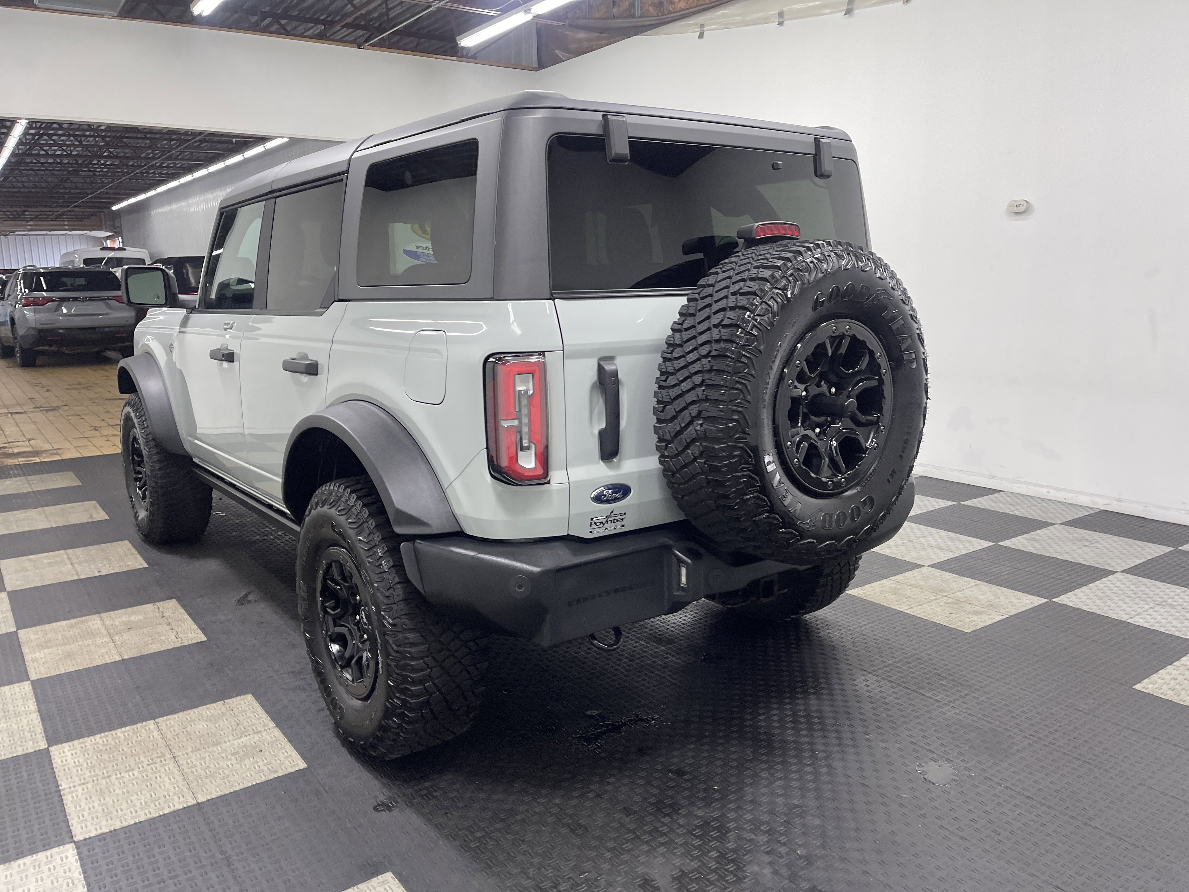 Used 2022 Ford Bronco Wildtrak image 2