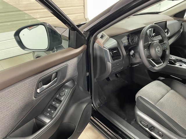 Used 2021 Nissan Rogue SV AWD/4WD image 10