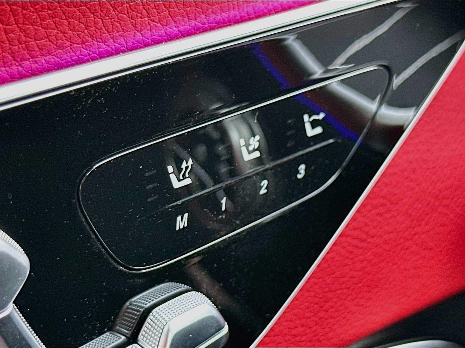Used 2024 Mercedes-Benz CLE 450 4MATIC Cabriolet image 21