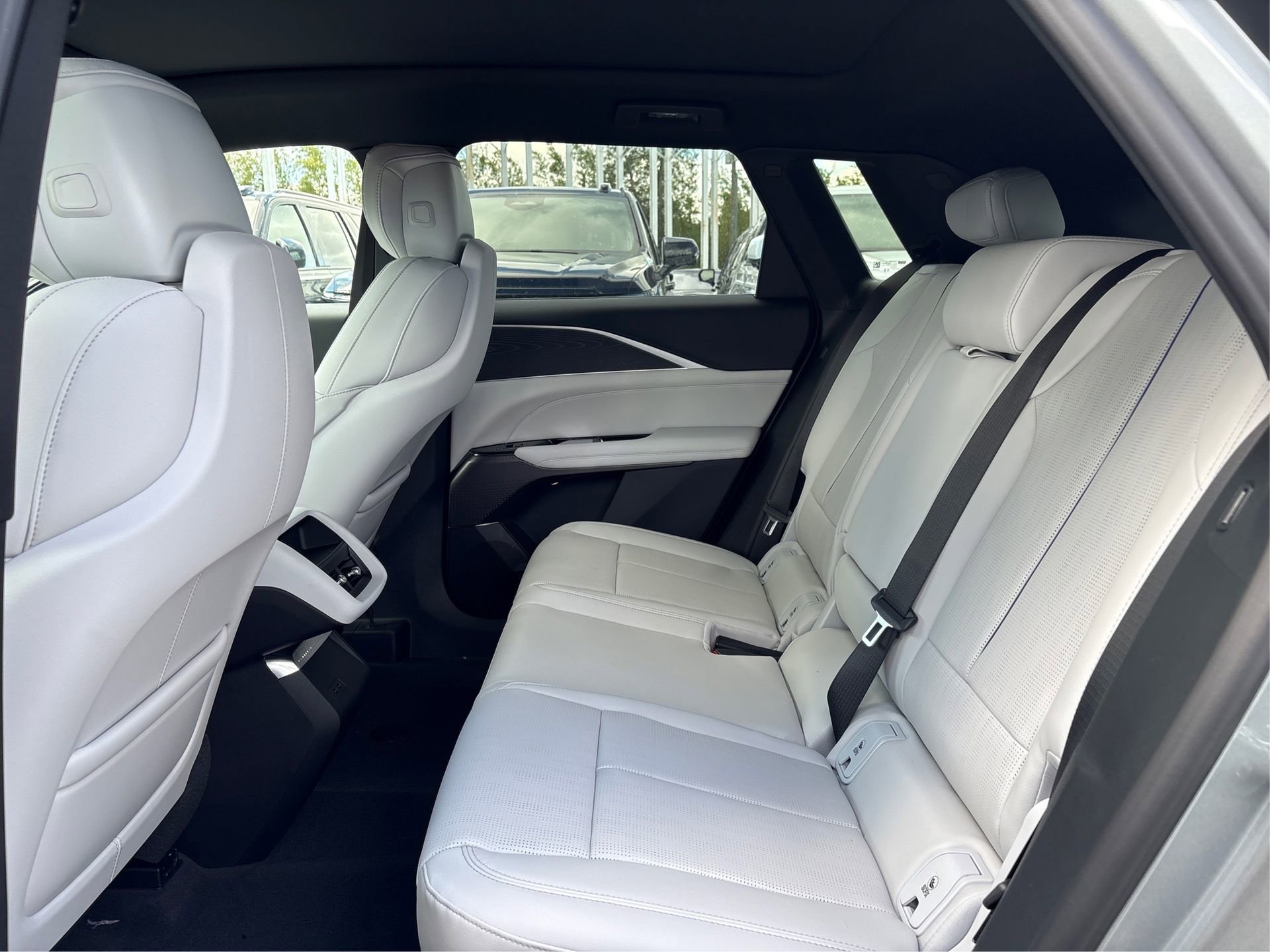 New 2026 Cadillac Lyriq Luxury image 10