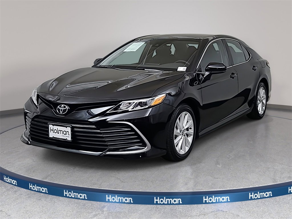 Used 2024 Toyota Camry LE image 1