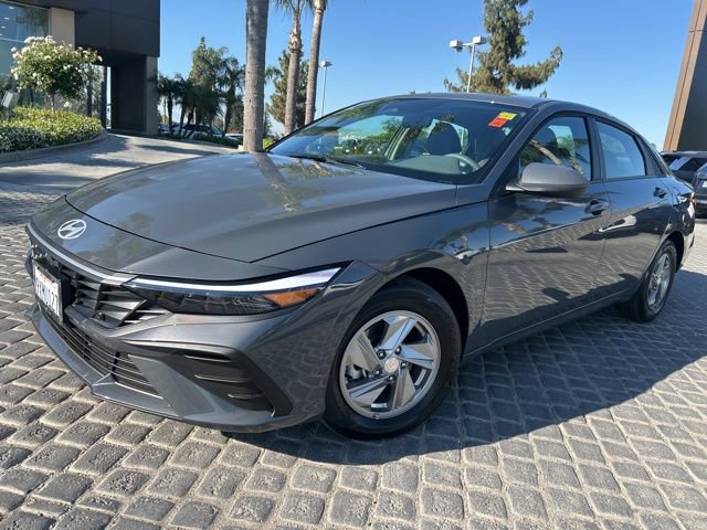 Certified 2026 Hyundai Elantra SE image 2