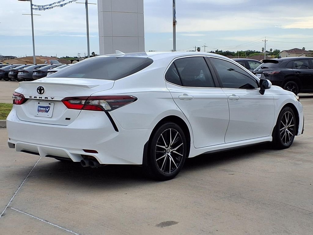 Used 2023 Toyota Camry SE image 7