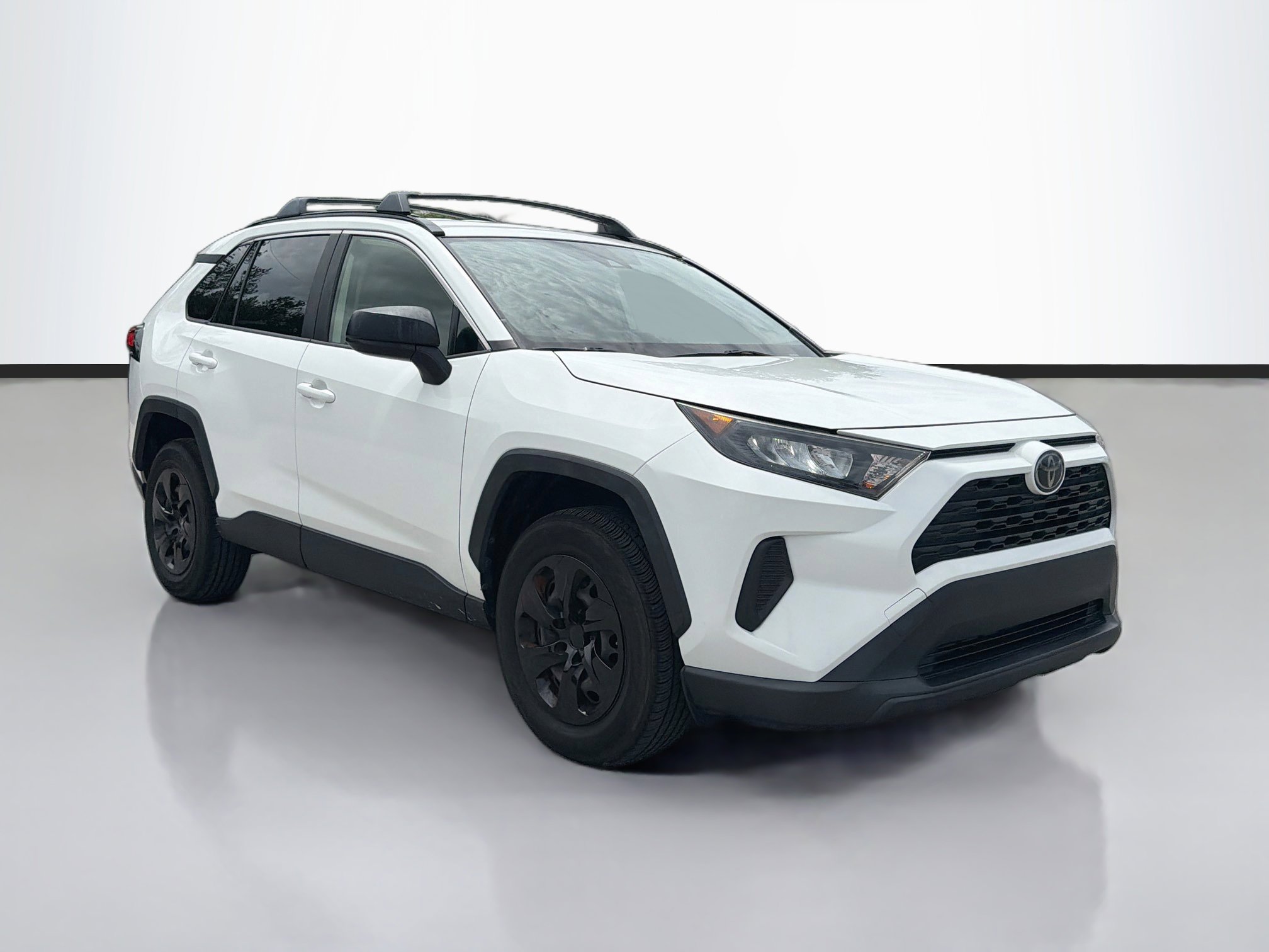 Used 2019 Toyota RAV4 LE FWD image 7
