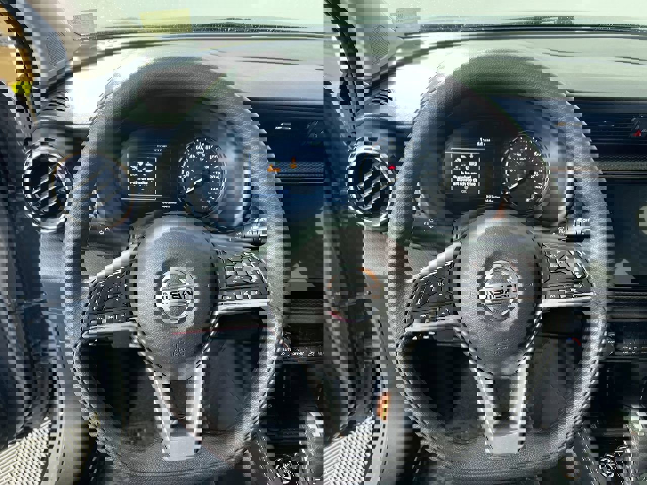 Used 2021 Nissan Kicks SV image 15