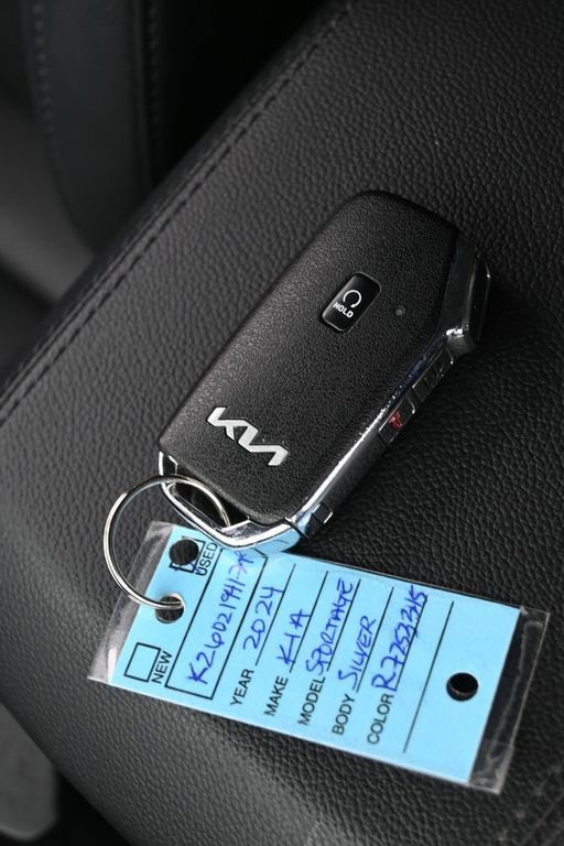 Used 2024 Kia Sportage EX image 29