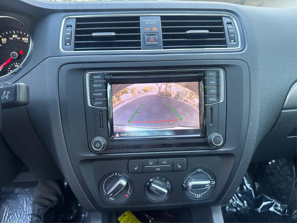 Used 2017 Volkswagen Jetta SE FWD image 24