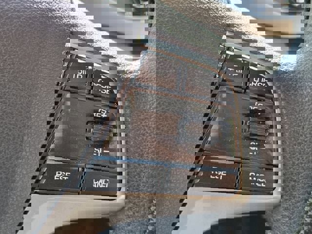 Used 2017 Hyundai Elantra SE image 15