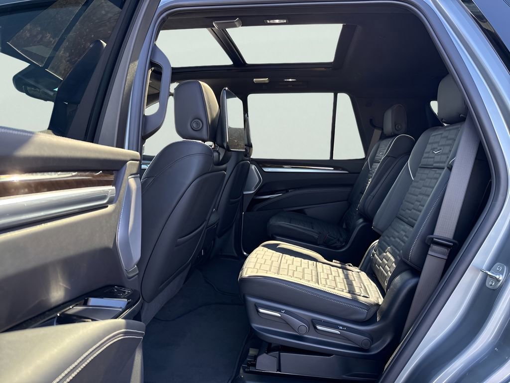 Used 2025 Cadillac Escalade Sport Platinum image 25