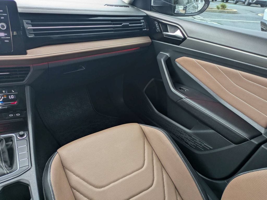Certified 2025 Volkswagen Jetta SEL FWD image 16