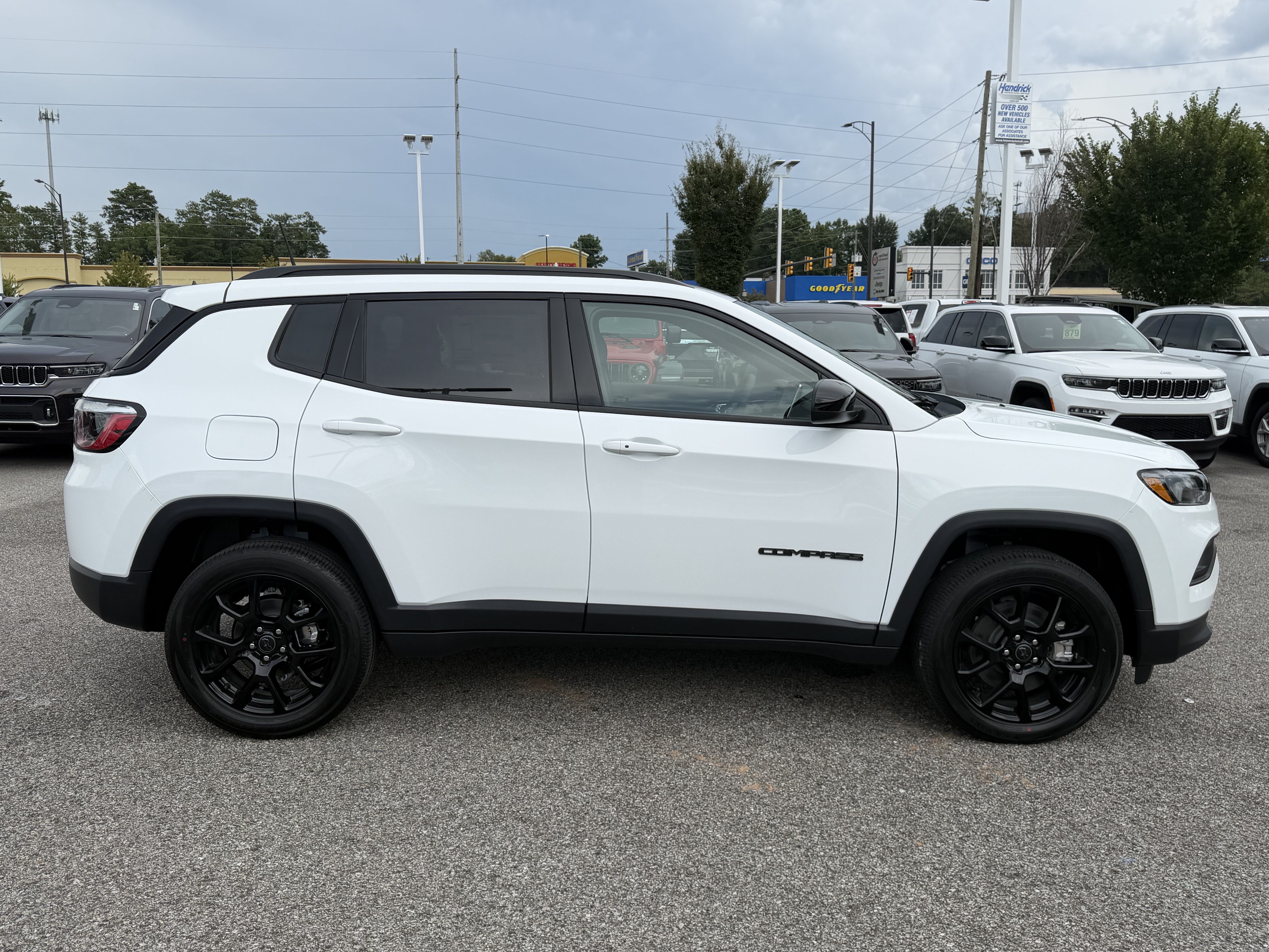 New 2026 Jeep Compass Latitude AWD/4WD image 11