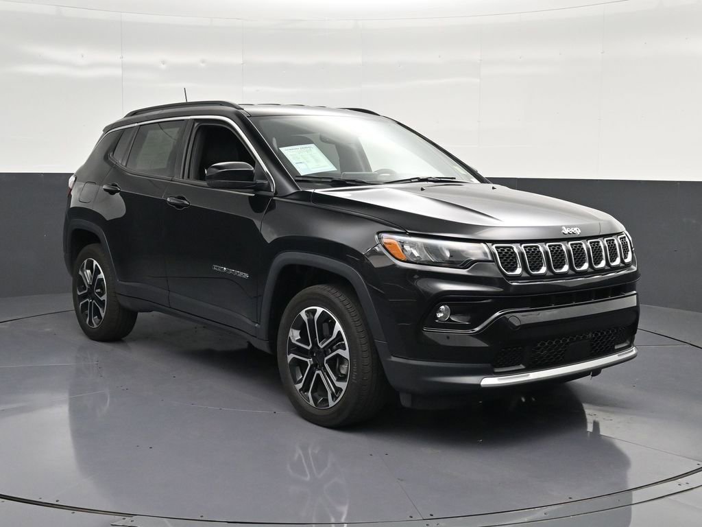 Used 2023 Jeep Compass Limited AWD/4WD image 5
