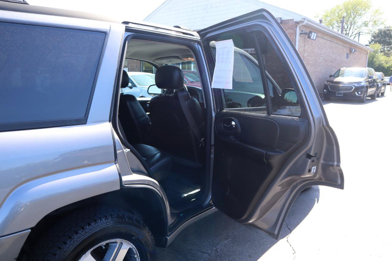 Used 2007 Chevrolet TrailBlazer LT w/ LT Preferred Equipment Group AWD/4WD image 13