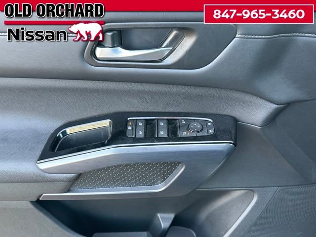 Used 2025 Nissan Pathfinder SL w/ SL Premium Package image 9