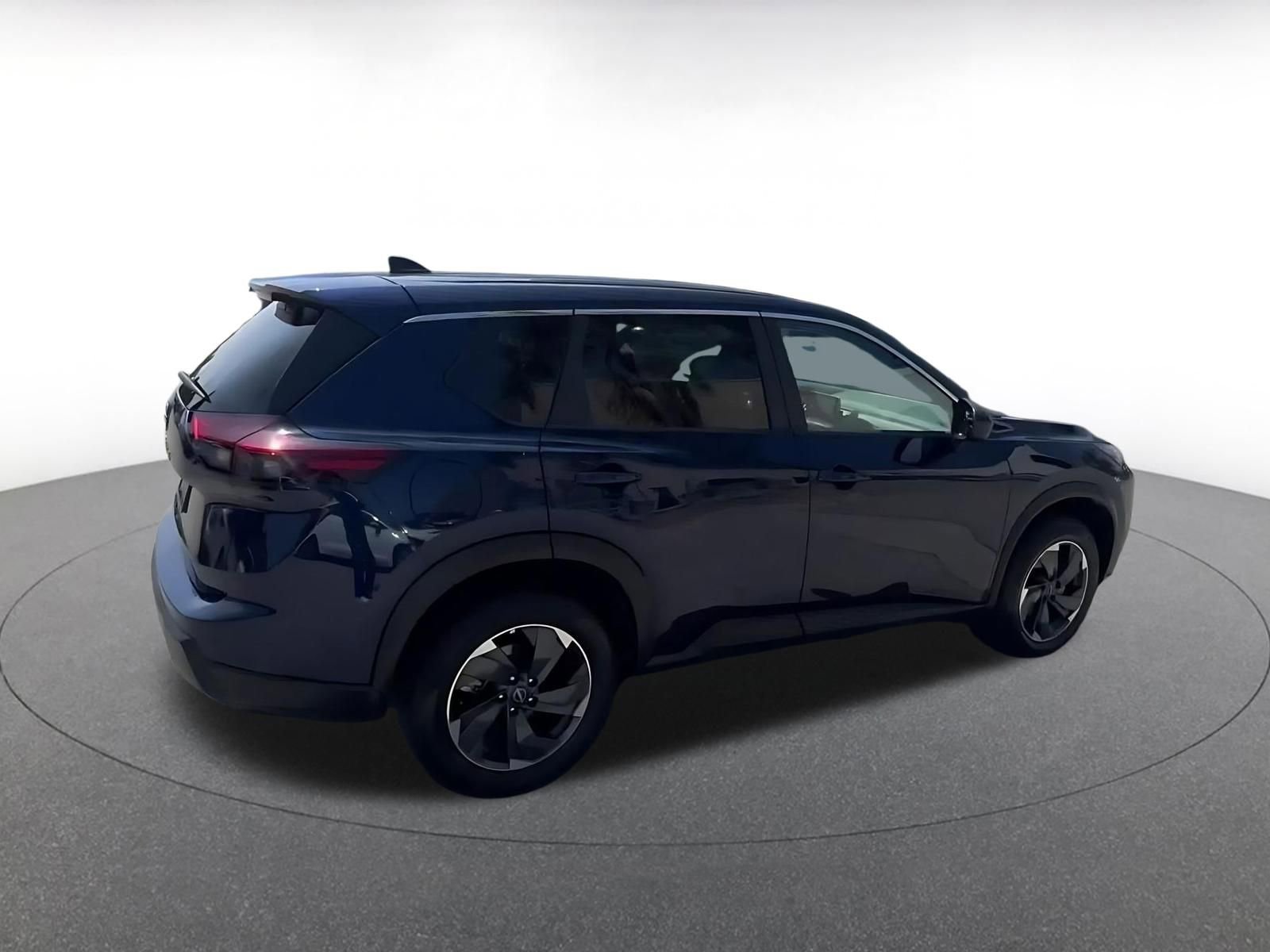Used 2025 Nissan Rogue SV FWD image 14