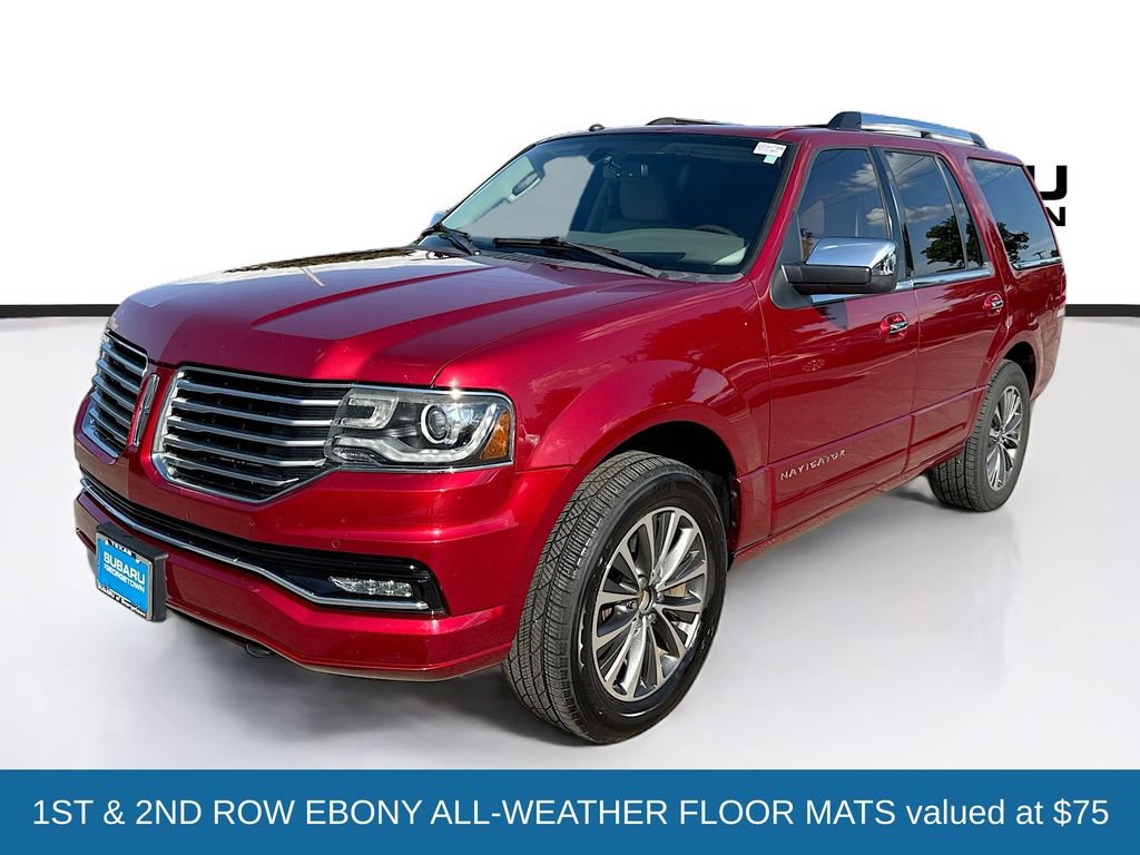 Used 2017 Lincoln Navigator Select RWD image 3