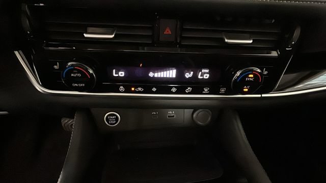 Used 2023 Nissan Rogue SL AWD/4WD image 22