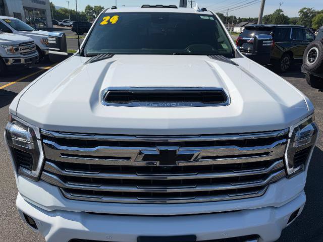 Used 2024 Chevrolet Silverado 2500 High Country AWD/4WD image 5