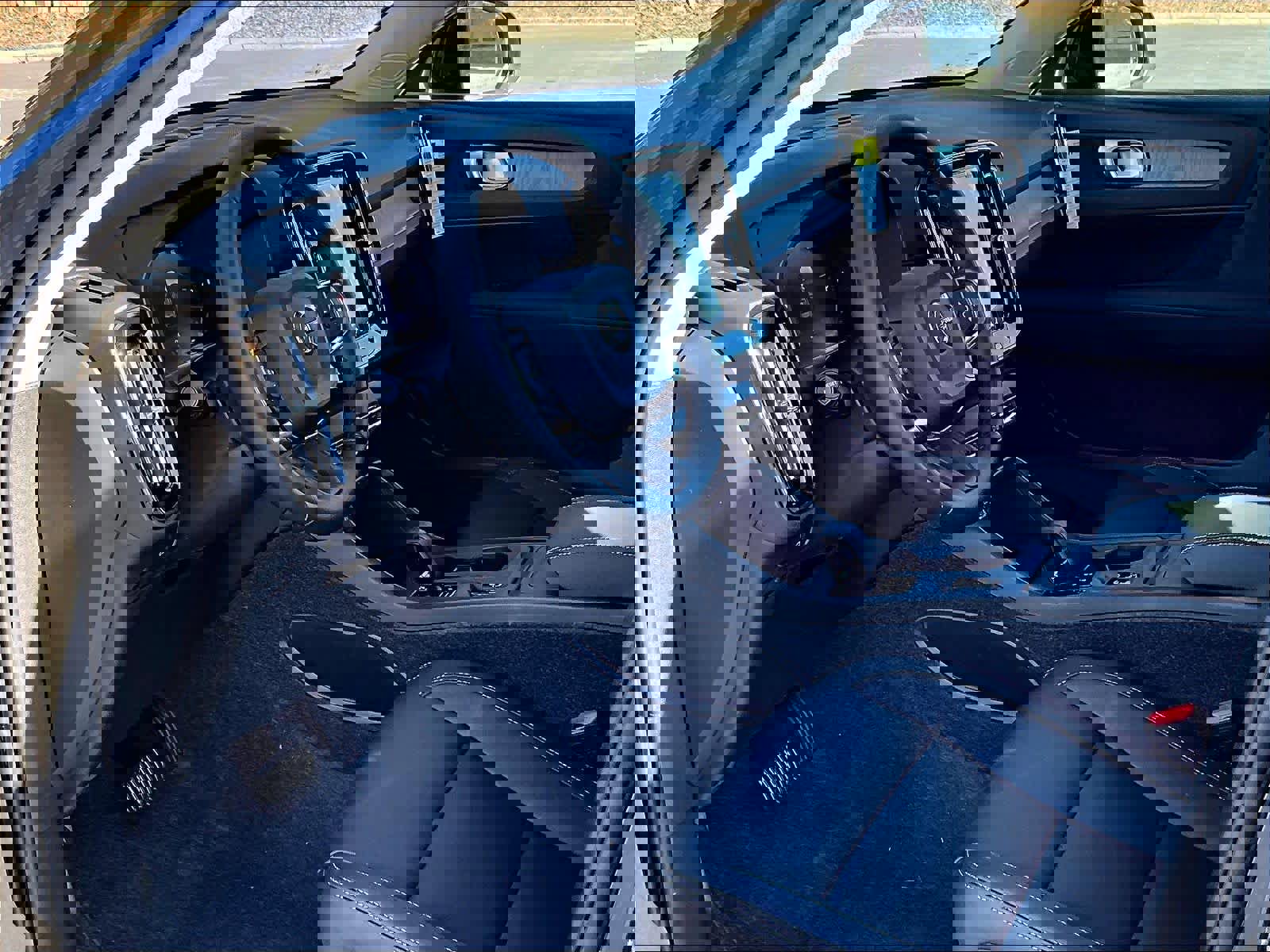 New 2026 Volvo XC40 B5 Core w/ Climate Package image 8