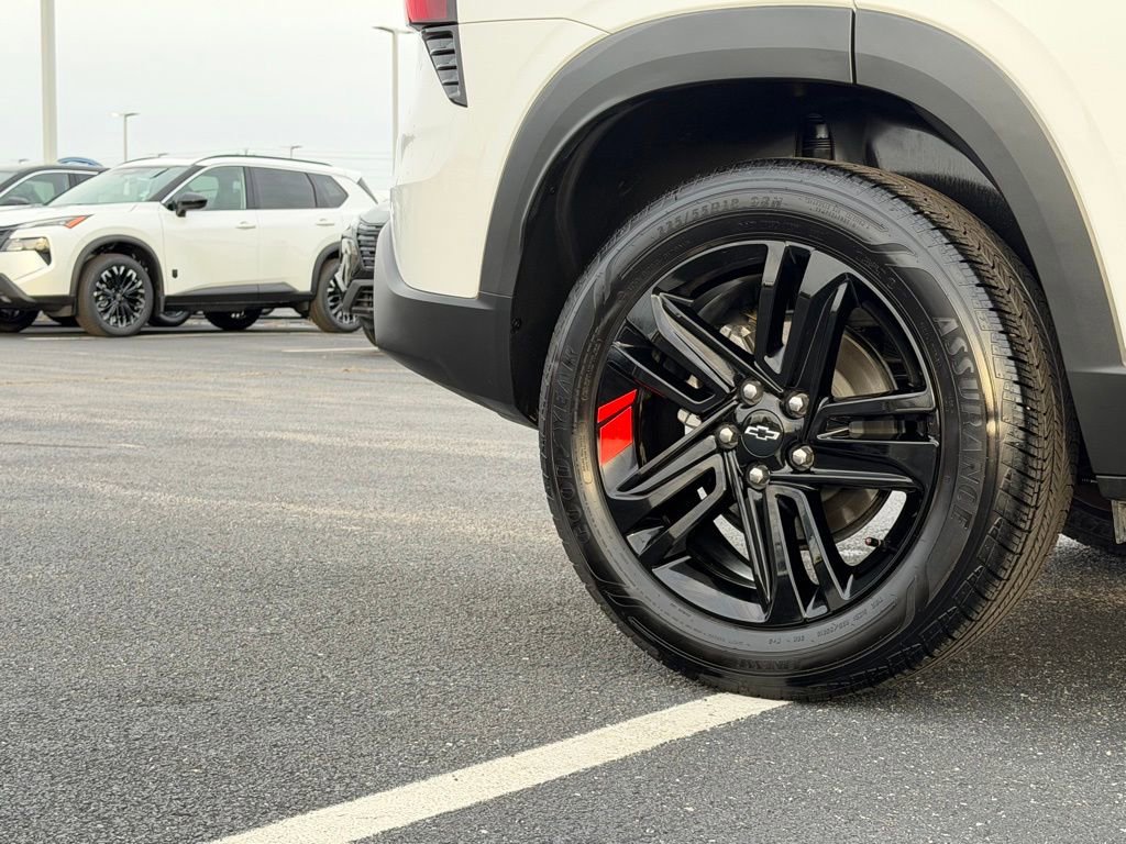 Used 2025 Chevrolet Trax ACTIV w/ Sunroof Package image 43