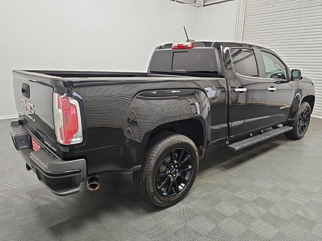 Used 2022 GMC Canyon Denali w/ Denali Black Edition Package AWD/4WD image 9