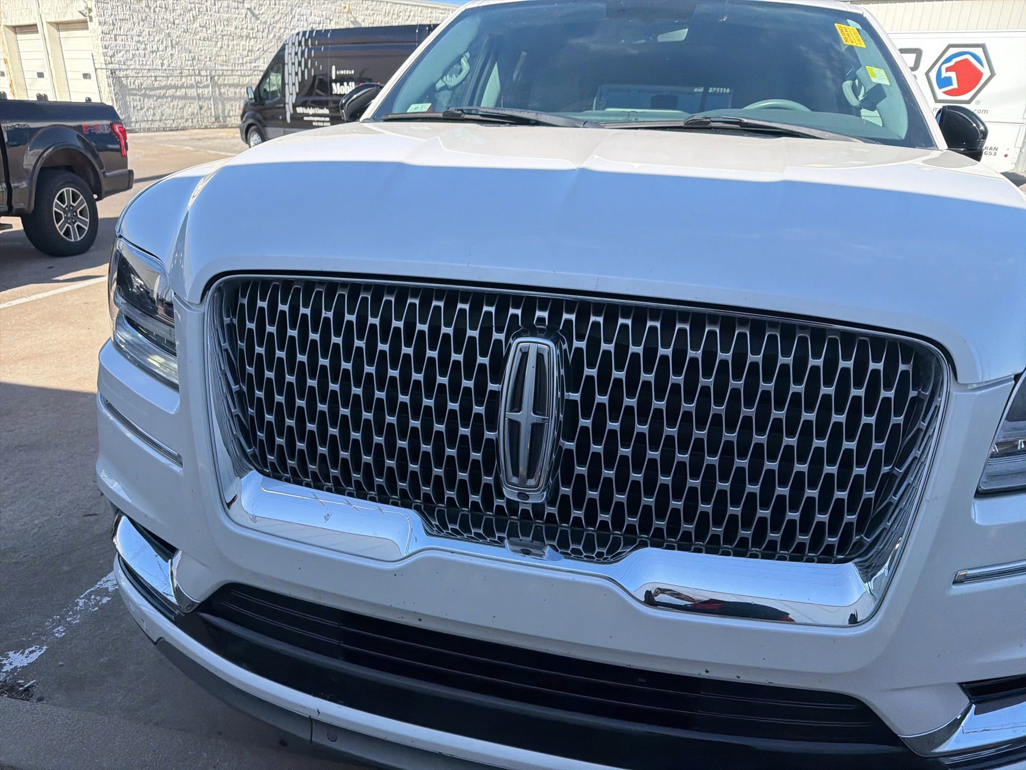 Used 2018 Lincoln Navigator Reserve w/ Cargo Package image 2