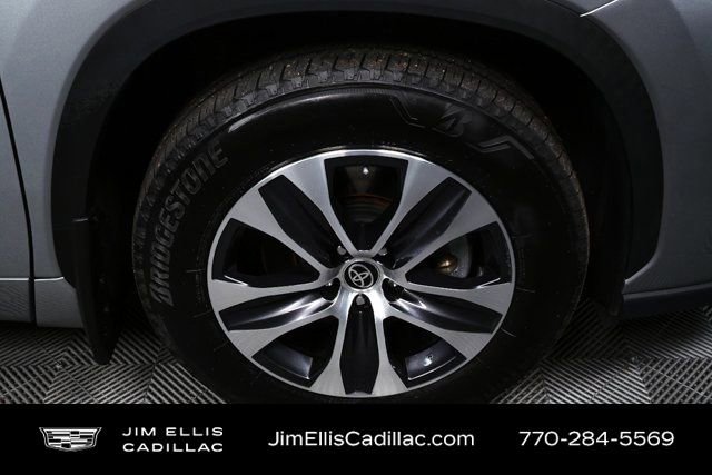 Used 2024 Toyota Highlander XLE image 37