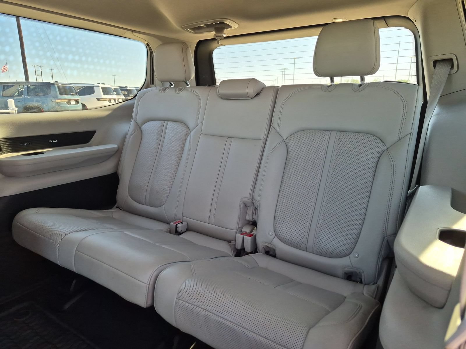 Used 2024 Jeep Wagoneer Series II w/ Flexible Seating Group RWD image 29