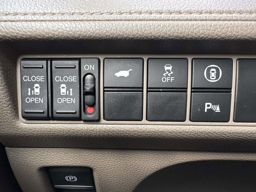 Used 2021 Honda Odyssey Touring image 18