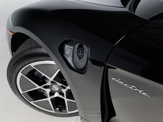 Certified 2025 Porsche Taycan AWD/4WD image 12