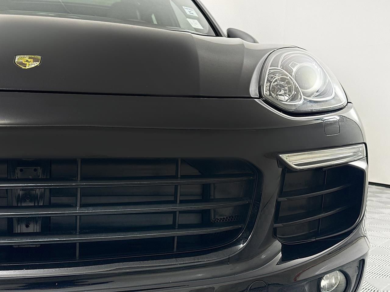 Used 2017 Porsche Cayenne Platinum Edition image 6