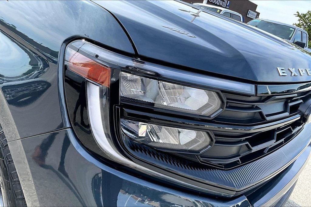 Certified 2025 Ford Expedition Active AWD/4WD image 29