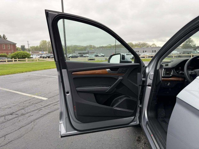 Certified 2023 Audi Q5 2.0T Premium Plus w/ Premium Plus Package AWD/4WD image 19
