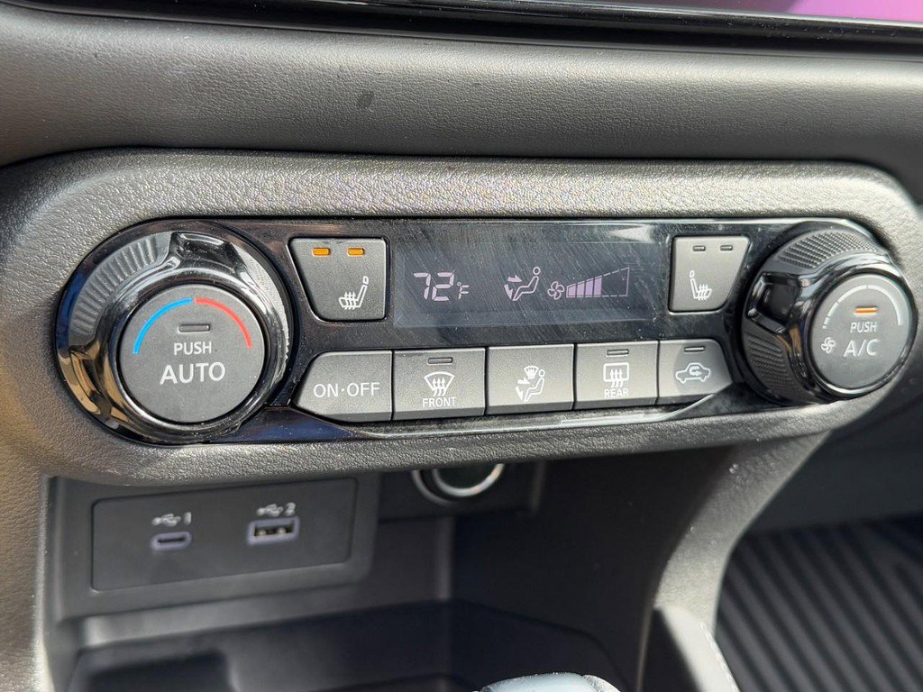 Used 2024 Nissan Kicks SR w/ SR Premium Package image 24