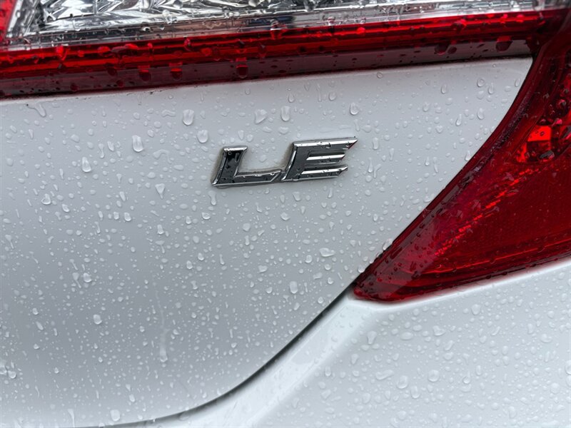 Used 2013 Toyota Camry LE FWD image 19