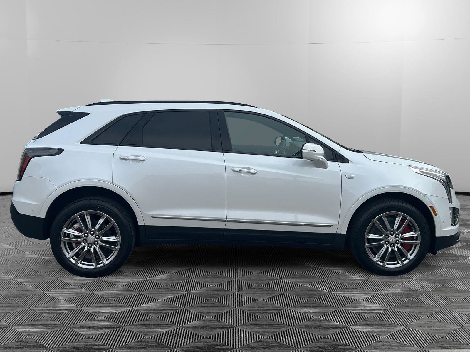New 2026 Cadillac XT5 Sportv w/ LPO, Floor Liner Package image 6