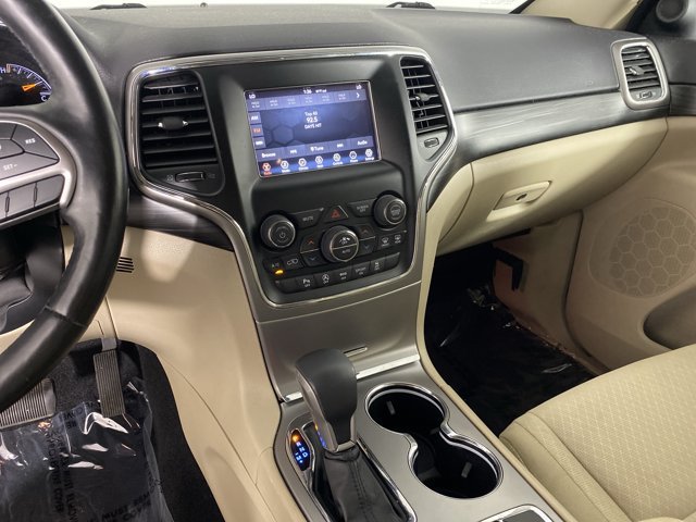 Used 2019 Jeep Grand Cherokee Laredo AWD/4WD image 27