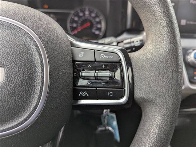 Used 2023 Kia Sorento LX image 11