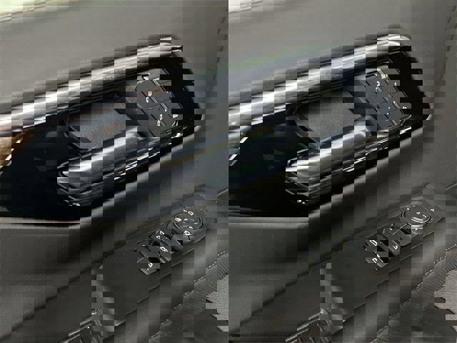 Certified 2025 Chevrolet Suburban High Country image 24