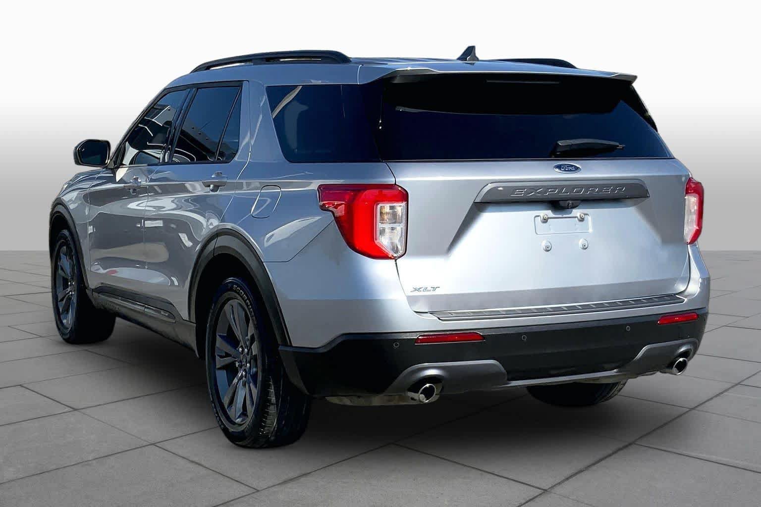Certified 2021 Ford Explorer XLT w/ Equipment Group 202A RWD image 12